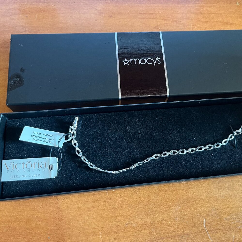 NIB Victoria Townsend Sterling Silver Bracelet
